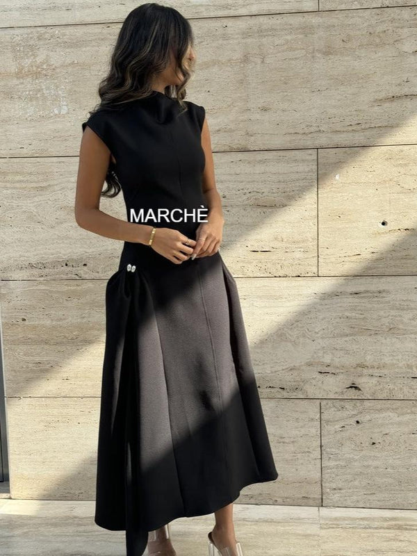 FASHION SLEEVELESS METAL BUTTON SKEW LONG DRESS