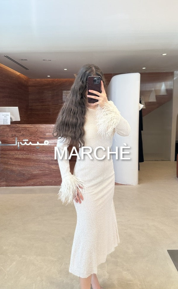 HAND FEATHER SEQUINCE