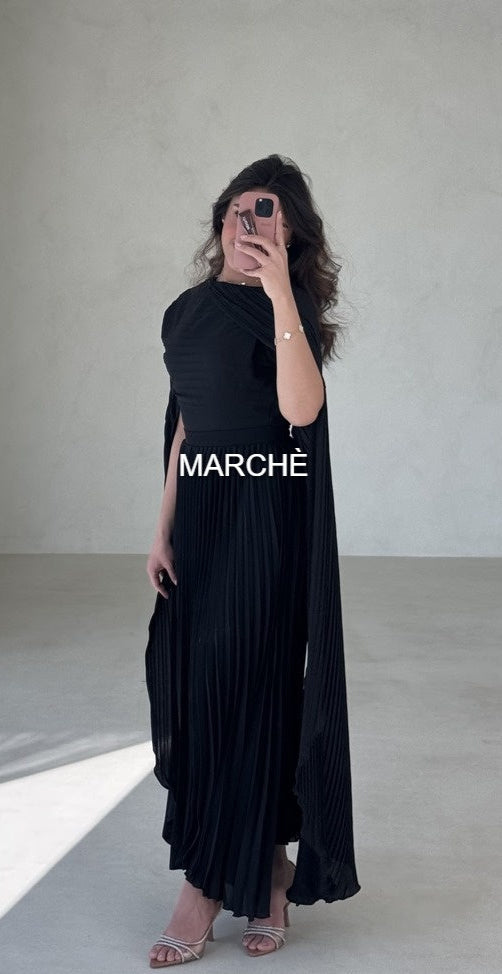 FLOWY PLEATED DRESS