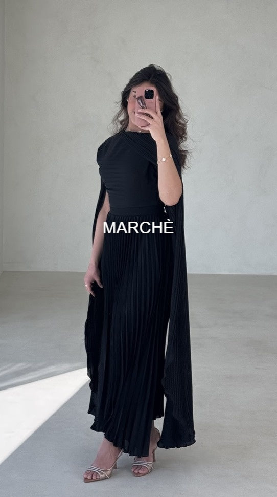 FLOWY PLEATED DRESS