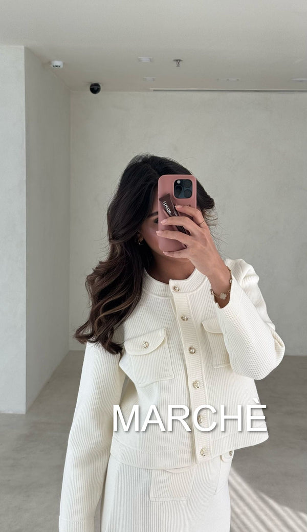 2  SET EARLY SPRING JACKET + SKIRT
