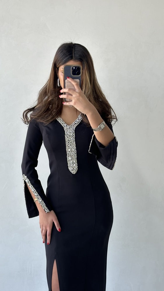 V-NECK DIAMOND LONG SLEEVE DRESS