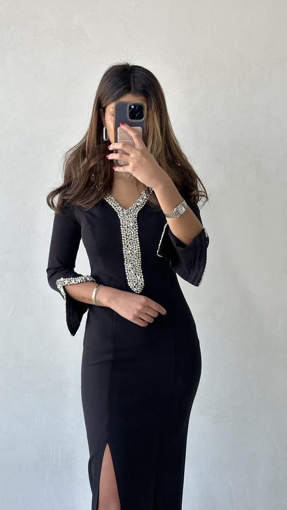 V-NECK DIAMOND LONG SLEEVE DRESS